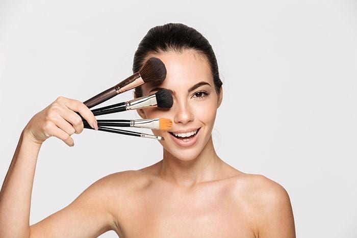 The Makeup Brush Guide for Life: Keeping your Brushes Clean