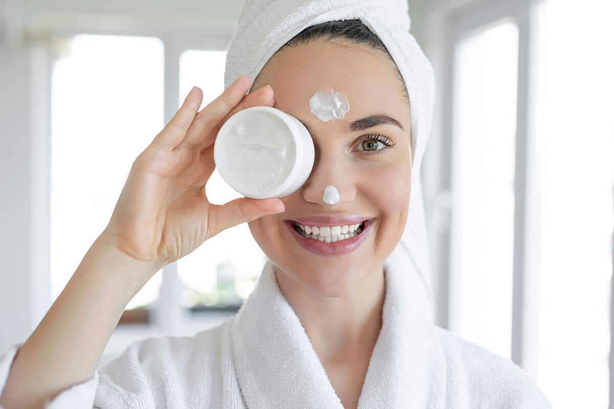 How a Gentle Facial Cleanser Can Improve Your Anti-Aging Routine